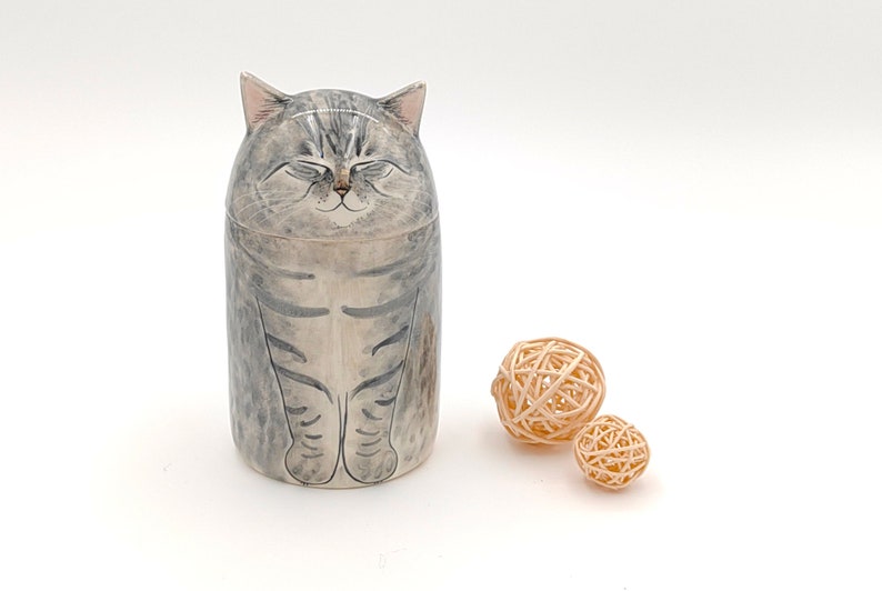 Handmade Ceramic Cat Urns – Pet Memorial Jars, Customizable | A Unique Tribute to Your Beloved Pet