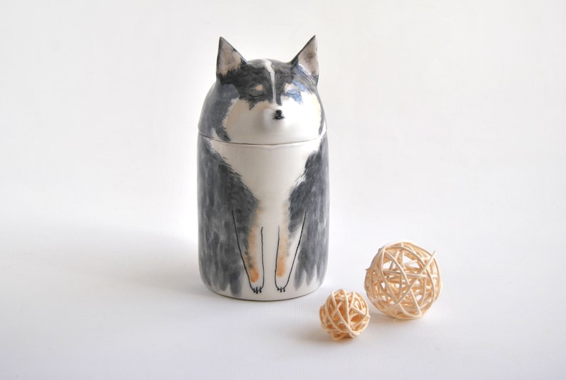 Handmade Ceramic Personalized Dog Urn – Customizable Pet Memorial Jar | A unique tribute to your beloved pet