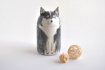 Handmade Ceramic Personalized Dog Urn – Customizable Pet Memorial Jar | A unique tribute to your beloved pet